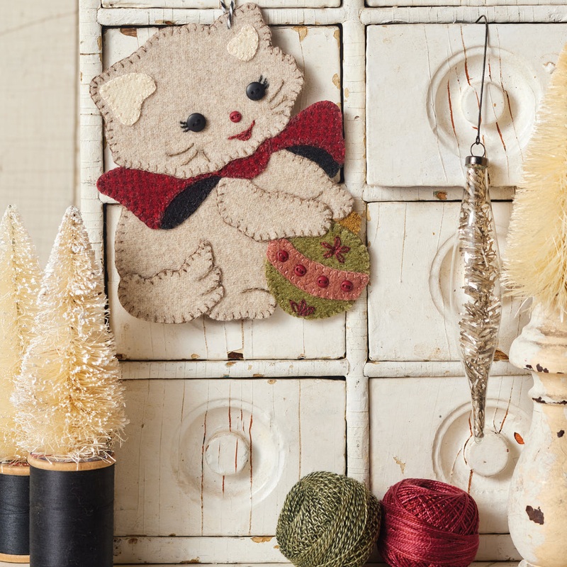 Holiday Kitty Ornament