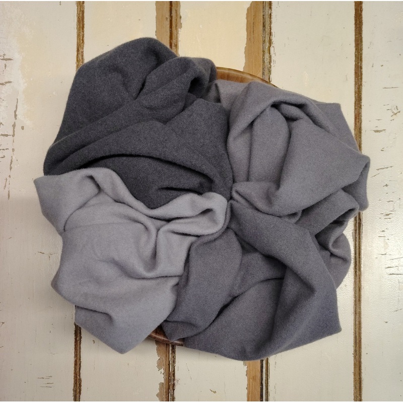 OLD SMOKE VALUES P | Set of 4 Hand Dyed Wool