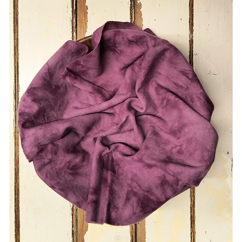 PLUM 01 M Hand Dyed Wool