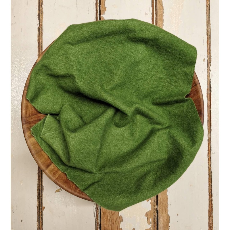 MOSS GREEN 00 P Hand Dyed Wool