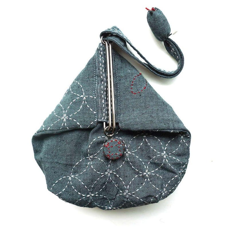 Sashiko Slide Clasp Pouch Half Kit Blue
