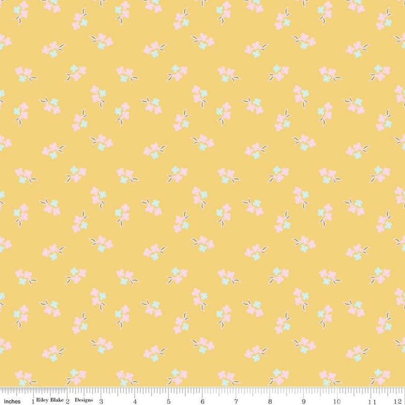 Summer Skies & Fireflies Floral C16377 Yellow - Riley Blake Designs - Tossed Flowers Blossoms - Quilting Cotton Fabric