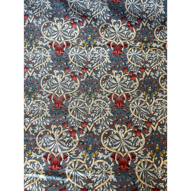 William Morris style - Country Floral - Nakamura Blush - by Nutex - 100% Cotton