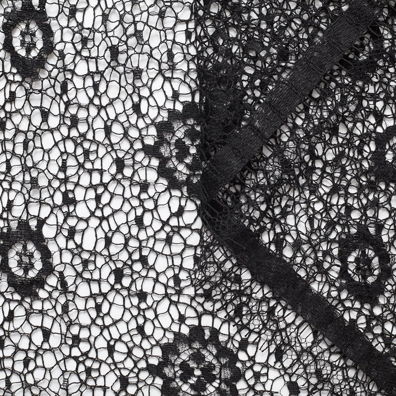 T22D00768 | Field of Flowers Lace Black