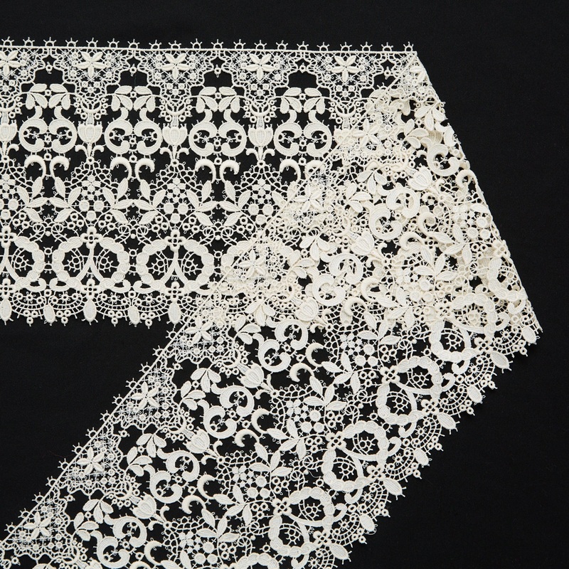 T24M10247 | Floral Guipure Band 18cm Pristine