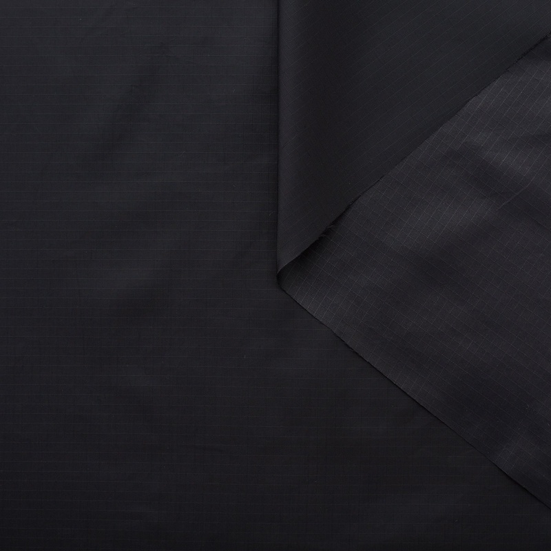 T22W03488 | WR Light Ripstop Parachute Black