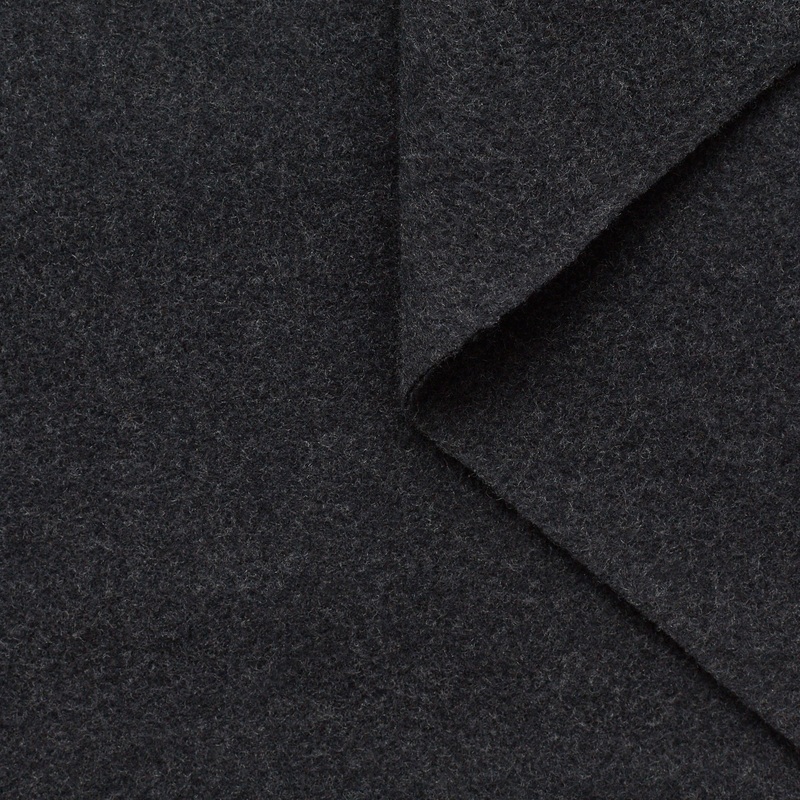 T22A01935 | Splittable Virgin Wool Drap Caviar