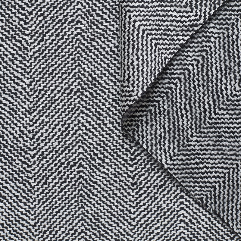 T21C00582 | Wool and Silk Large Herringbone Black