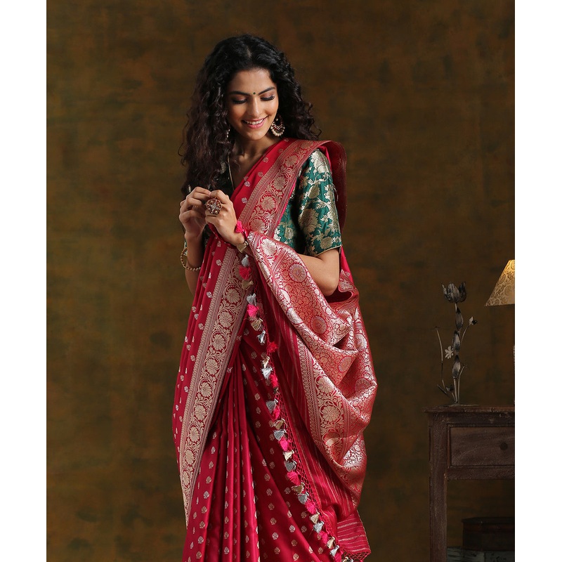 Berry Pink Handloom Pure Katan Silk Kadhwa Booti Banarasi Saree With Konia Pallu