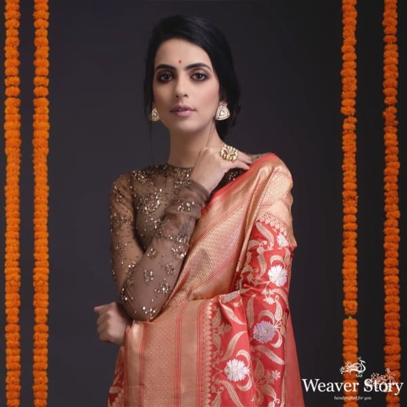 Handwoven kadhwa banarasi jangla in bridal red woven in mehraab jaali pattern
