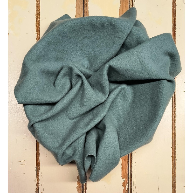 COUNTRY GREEN 00 P Hand Dyed Wool (Wholesale)