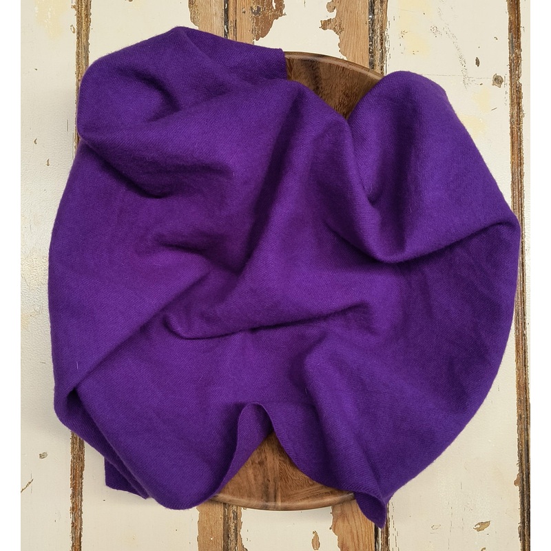 BLUE VIOLET 00 P Hand Dyed Wool