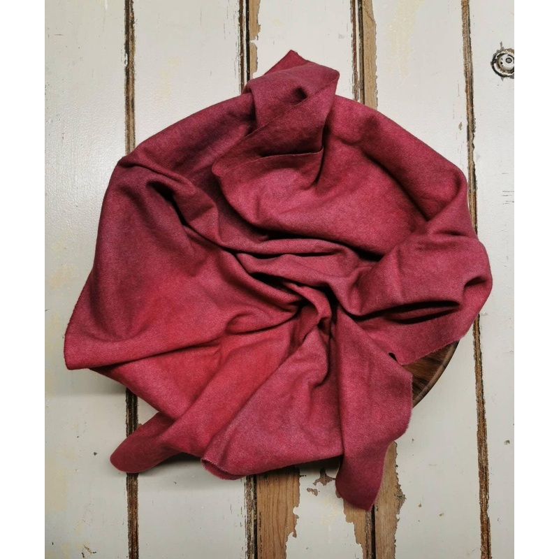 WINE ROSE 00 P Hand Dyed Wool