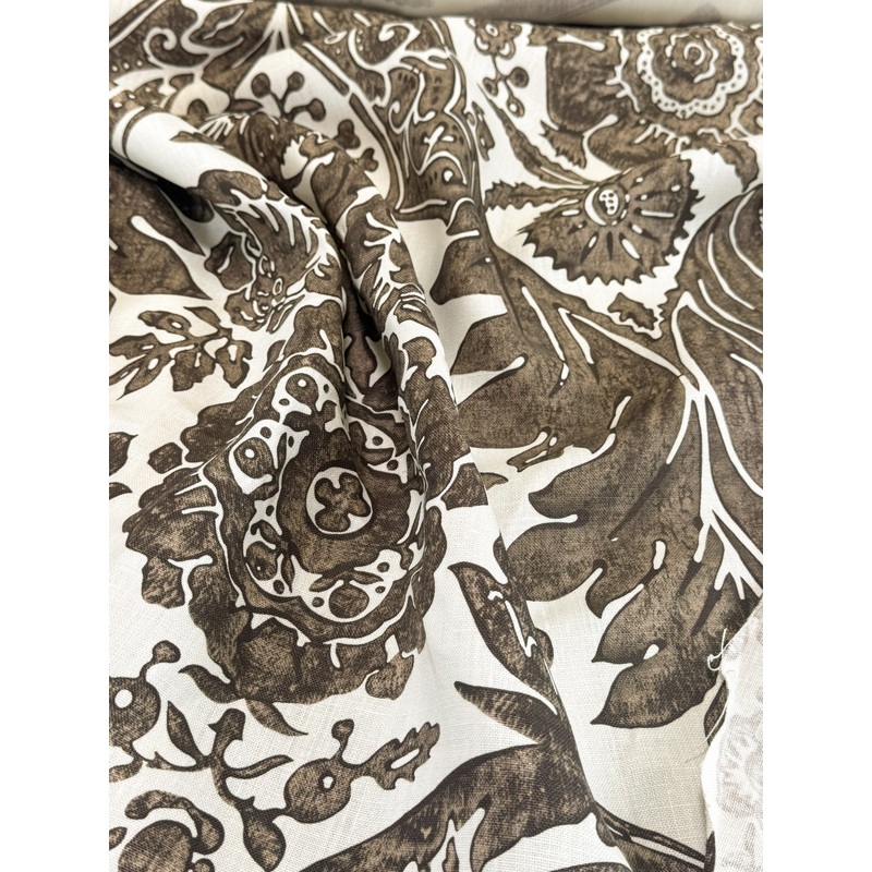 Scalamandre Luciana Damask Linen Print Espresso Brown White Damask Print Gray MSRP USD 346/Y