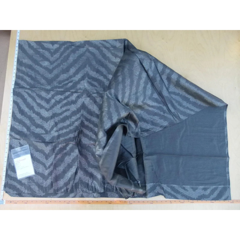 10 Ev1 2y Scalamandre Bengali Modern Nature Dark Grey Silk Linen Animal Skin Tiger Print